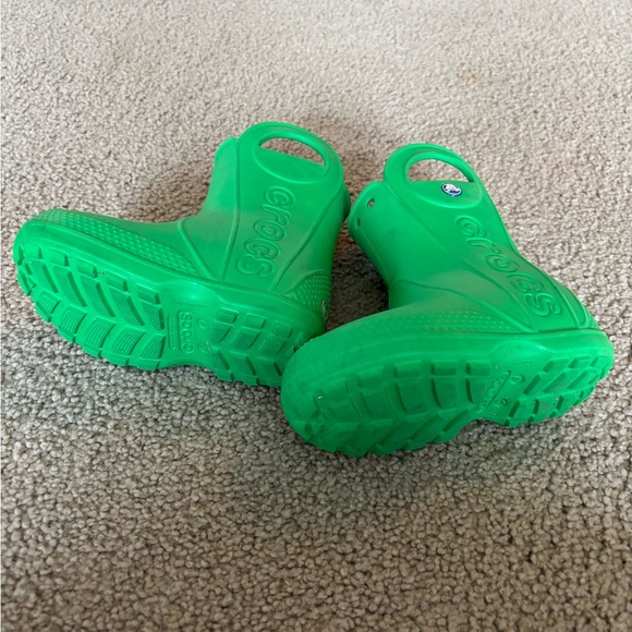 CROCS Kids Vibrant Green Rain Boots - Picture 2 of 4